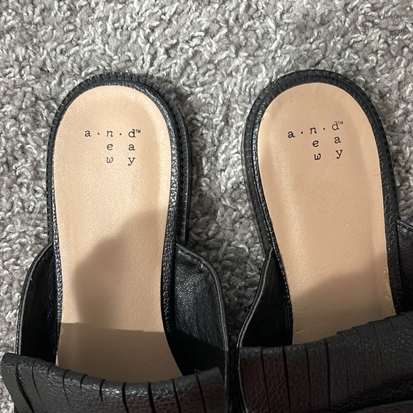 A New Day mules - Picture 2 of 4